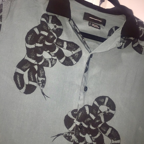 Urban Outfitters Snake Shirt - Picture 2 of 3